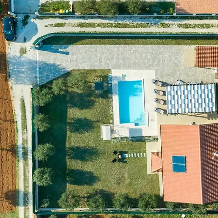 Villa Suzy In Near The Sea *