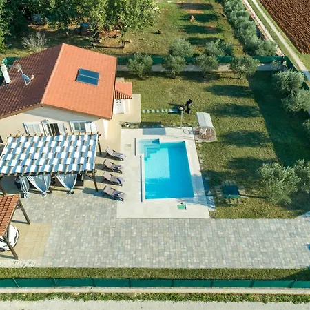 Villa Suzy In Near The Sea *