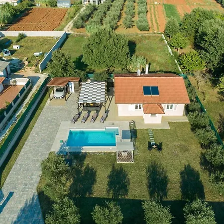 Villa Suzy In Near The Sea *